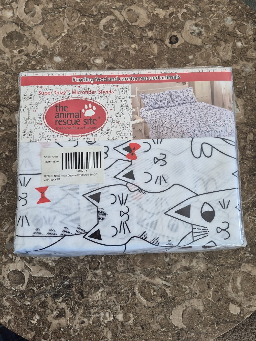 The Animal Rescue Site Cat Print Micro Fiber Sheets Queen. New Black, White, Red